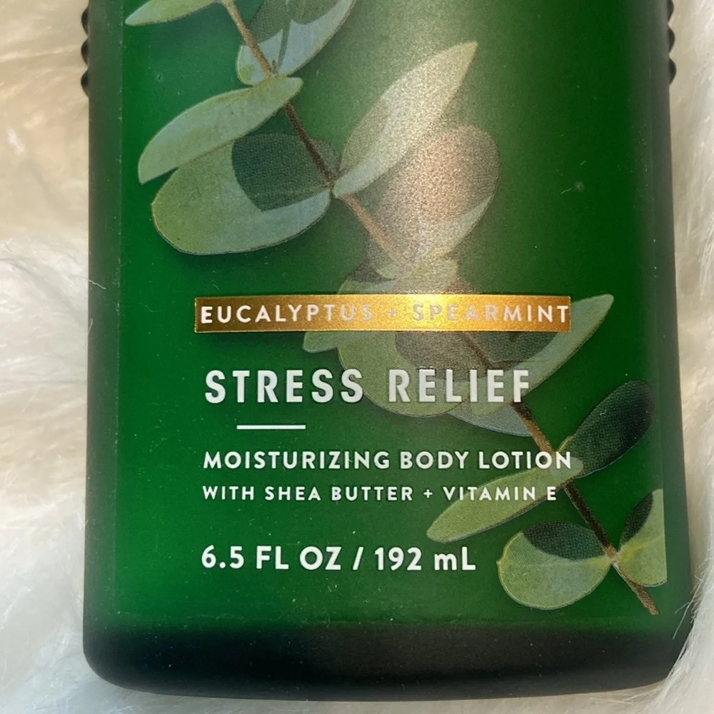 Bath and Body Works‎ Lotion Stress Relief Eucalyptus Spearmint